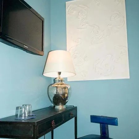 Linneo Otel Roma