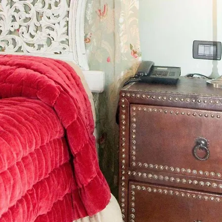 Отель Linneo 3*