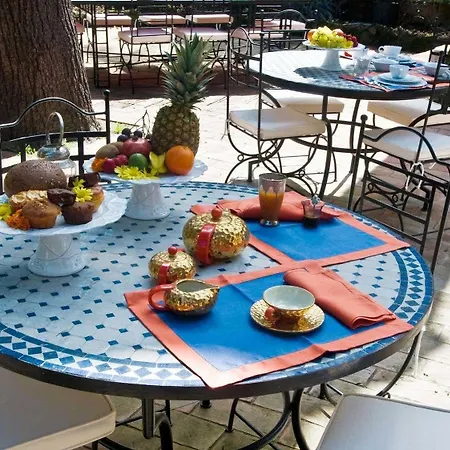 Linneo Otel Roma