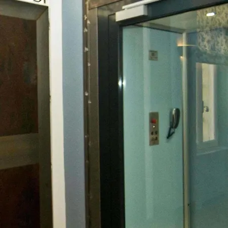 Отель Linneo 3*